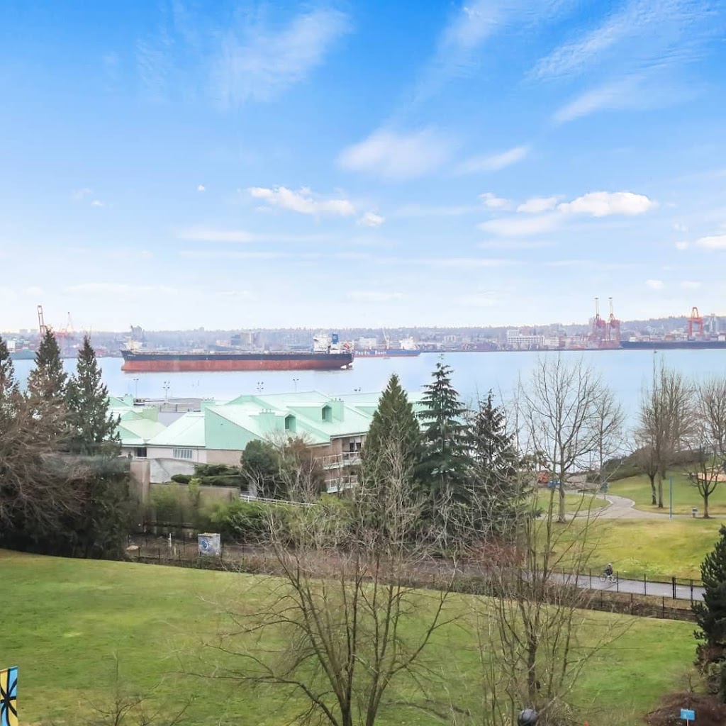 Oscar Barrera PREC - Lower Lonsdale Real Estate | 185 Victory Ship Way, North Vancouver, BC V7L 0B2, Canada | Phone: (778) 228-2811