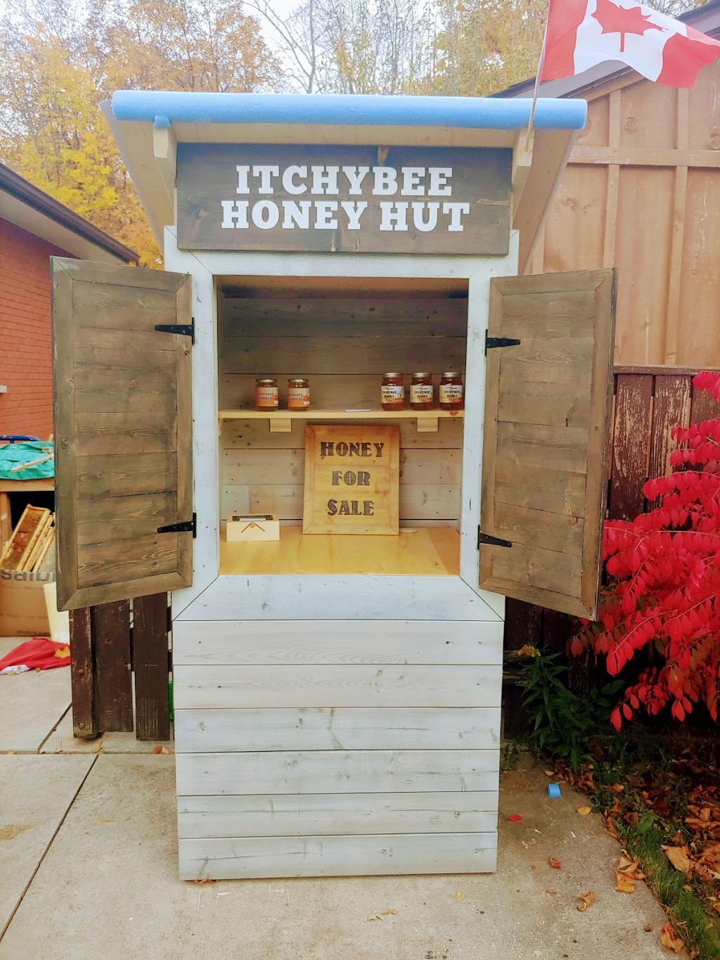 Itchybee Honey | 23 Leawood Dr, Grimsby, ON L3M 4C8, Canada | Phone: (905) 869-2475