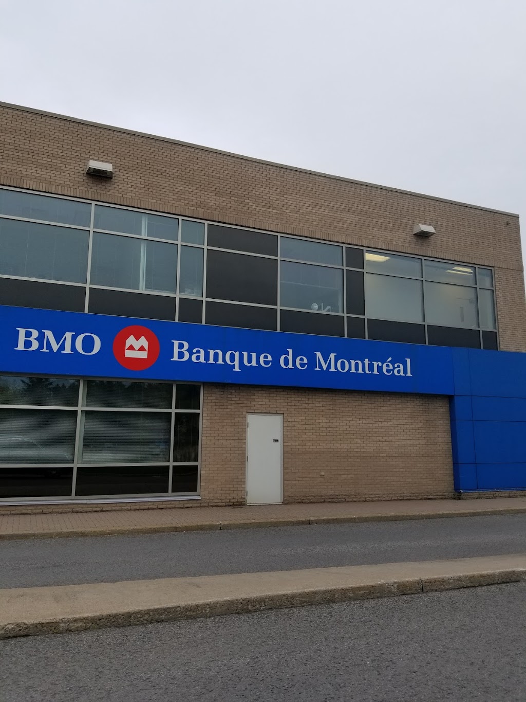 BMO Bank of Montreal | 1600 Bd Lebourgneuf, Québec, QC G2K 2M4, Canada | Phone: (418) 627-7446