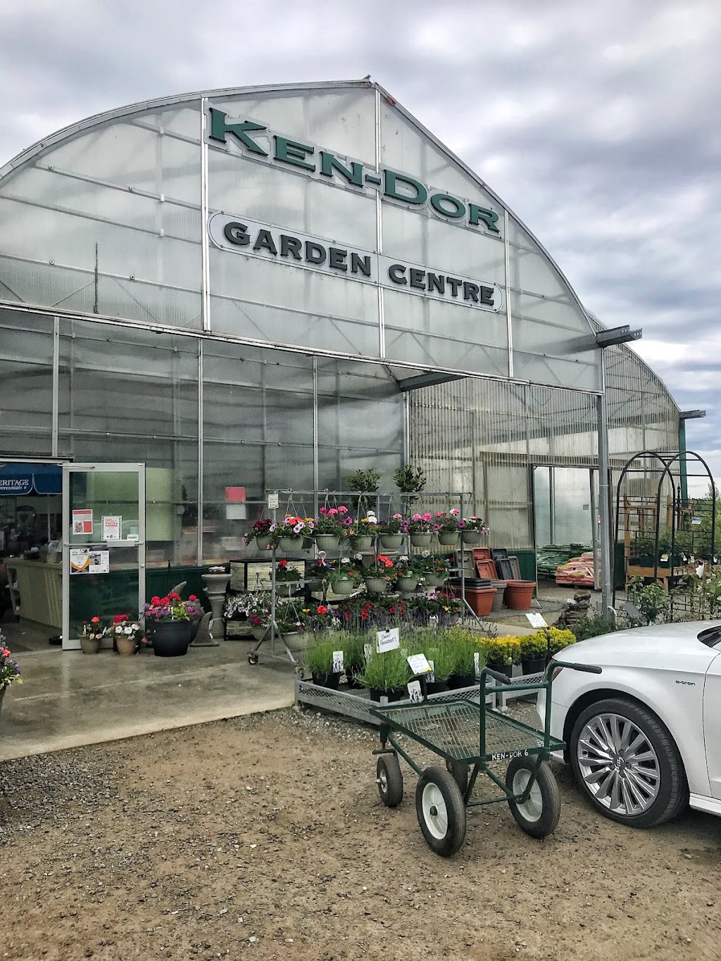 Ken-Dor Garden Centre | 845 Qualicum Rd, Qualicum Beach, BC V9K 2T6, Canada | Phone: (250) 594-1117