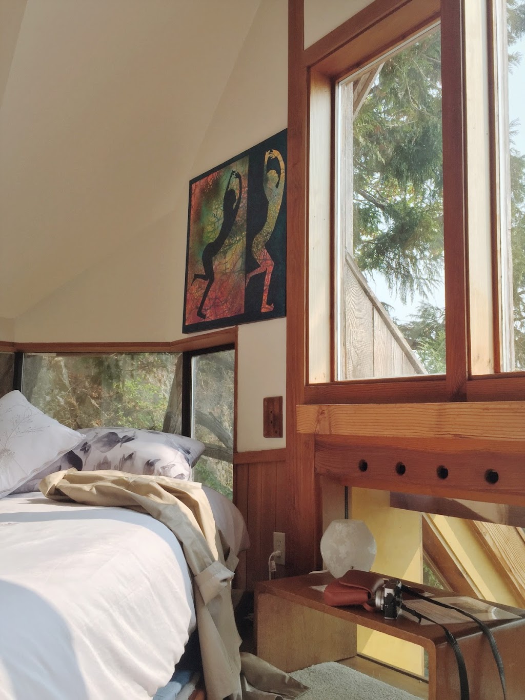 Serenity by the Sea Retreat | 65 Serenity Ln, Galiano Island, BC V0N 1P0, Canada | Phone: (236) 882-5683