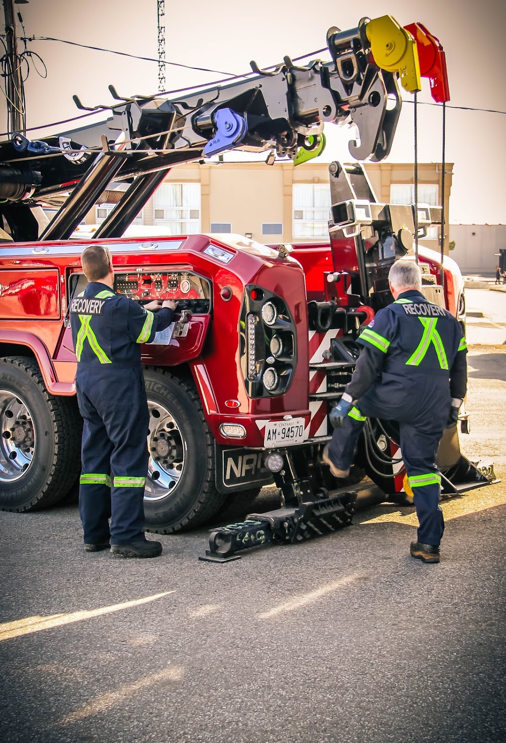 Baker Heavy Towing Inc | 250 Dundas St S, Cambridge, ON N1R 8A8, Canada | Phone: (519) 620-2442