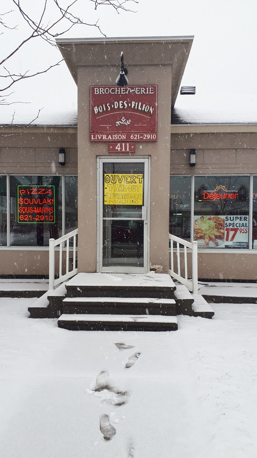 Brochetterie Bois des Filion Inc | 411 Bd Adolphe-Chapleau, Bois-des-Filion, QC J6Z 1H8, Canada | Phone: (450) 621-2910