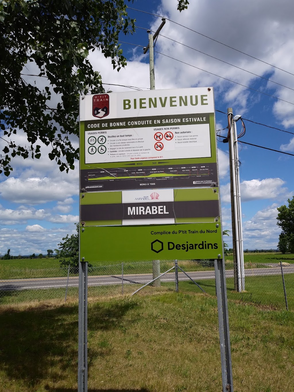 Parc Linéaire Basse Laurentide stationnement | 18590 Rue Charles, Mirabel, QC J7J 0A7, Canada | Phone: (450) 745-0185