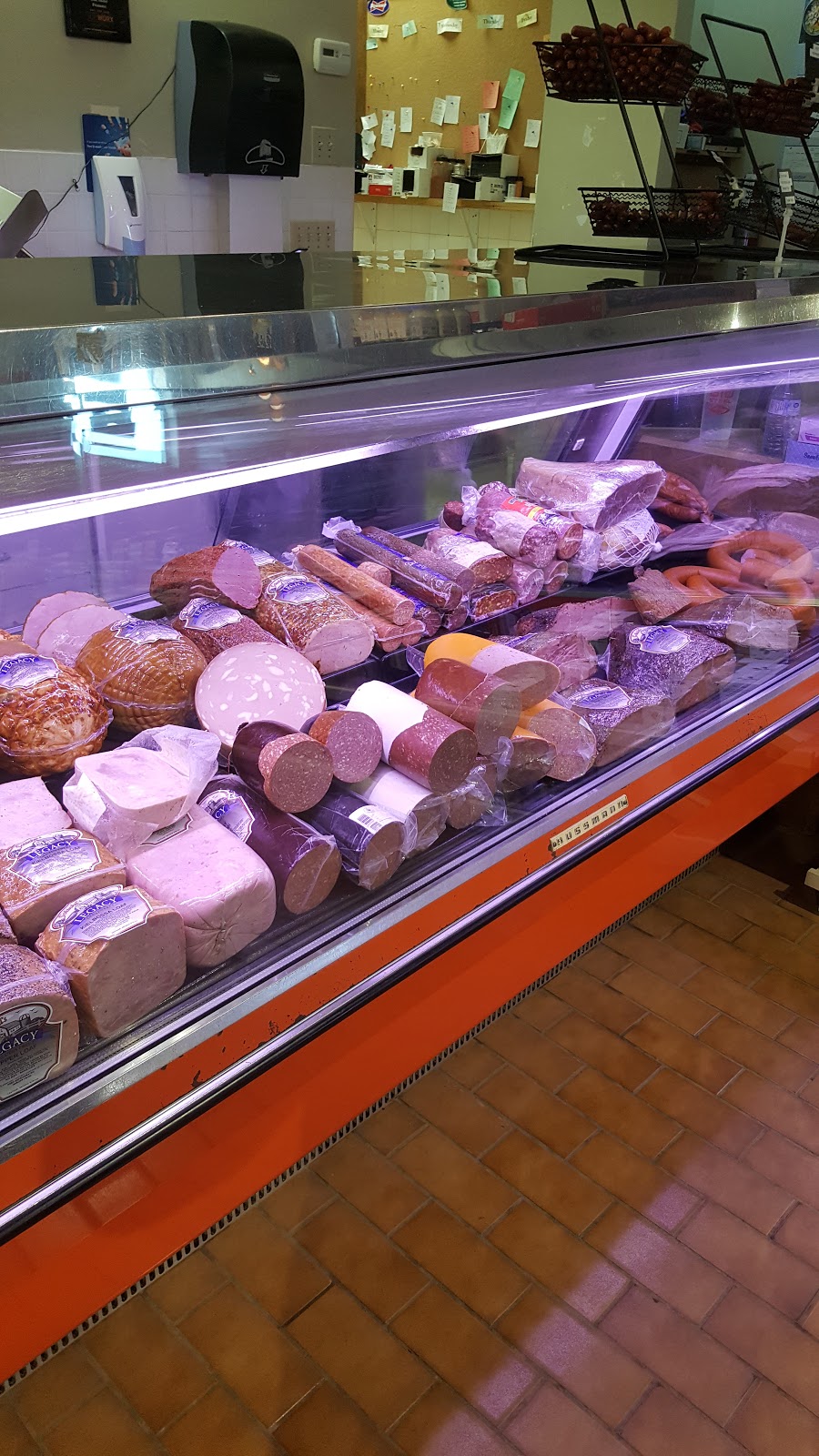 Schinkels Gourmet Meats | 145 Richmond St, Chatham, ON N7M 1P1, Canada | Phone: (519) 351-2117