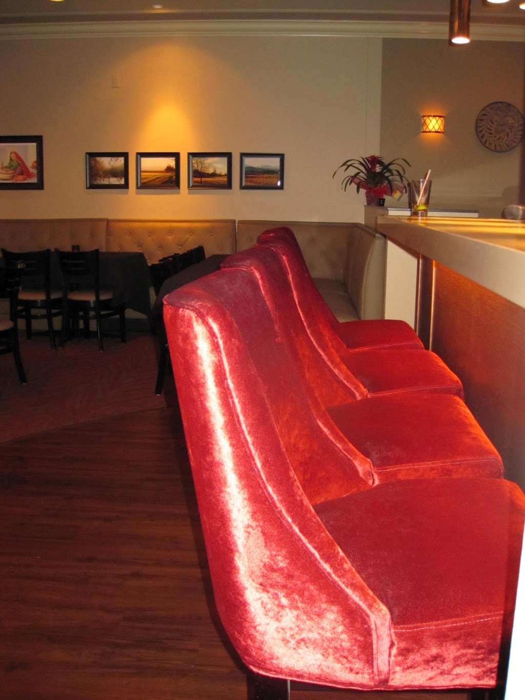 Gateway to India Restaurant | 202 Fourth St, Nanaimo, BC V9R 1T2, Canada | Phone: (250) 755-4037