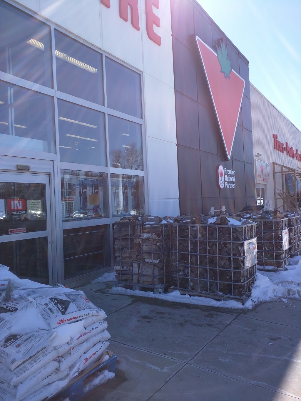 Canadian Tire - Gananoque, ON | 705 King St E, Gananoque, ON K7G 1H4, Canada | Phone: (613) 382-3729