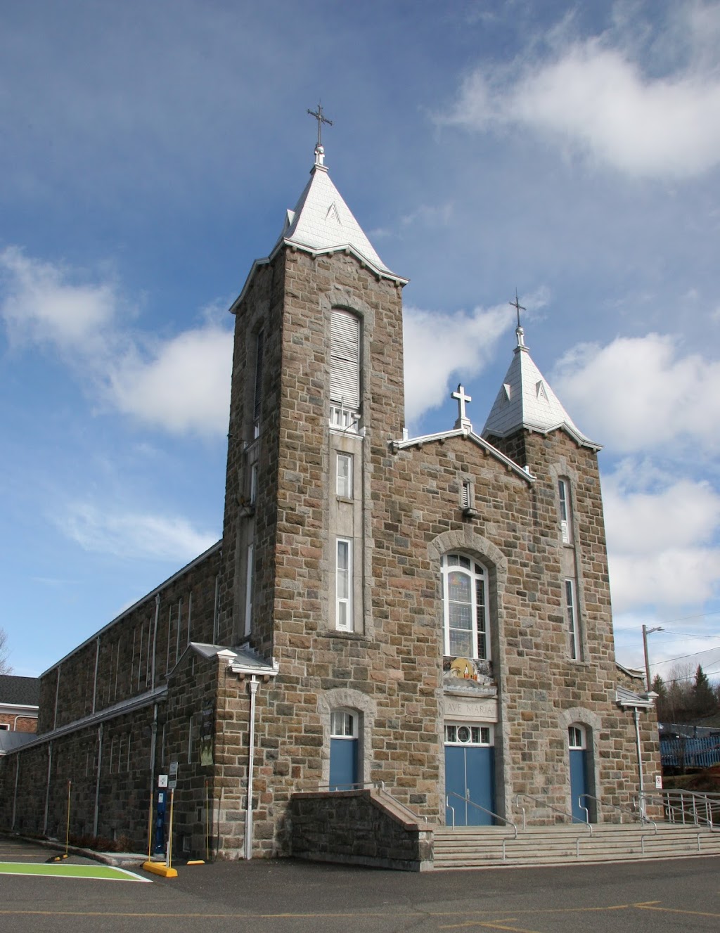 Église catholique Marie-Médiatrice dEstcourt | 1250 Chem. Guérette, Pohénégamook, QC G0L 1B0, Canada | Phone: (418) 862-2805 ext. 360