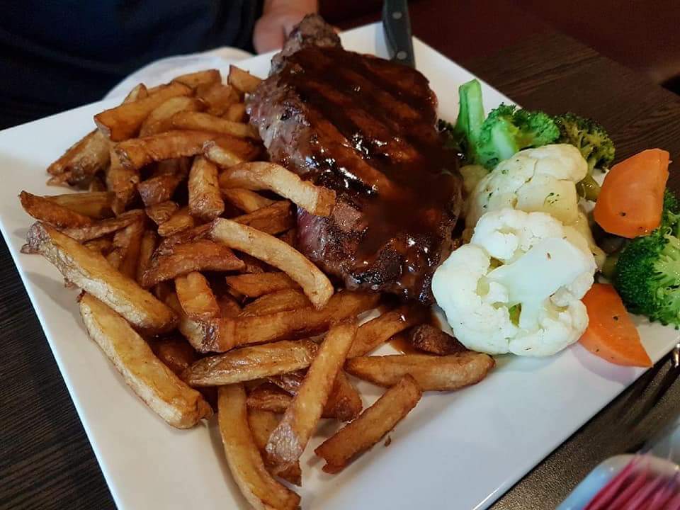 Dingers Taps & Grill | 29 Main St N, Hagersville, ON N0A 1H0, Canada | Phone: (905) 768-1156