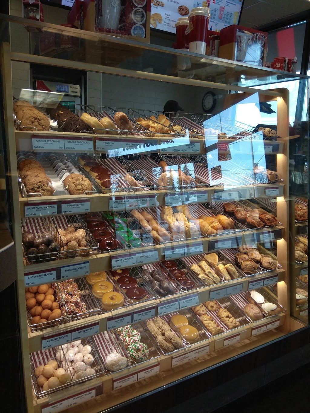 Tim Hortons | 1554 Main St W, Hamilton, ON L8S 1E5, Canada | Phone: (905) 529-5934