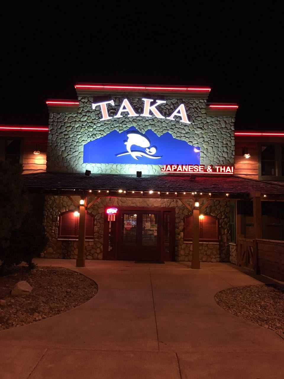 Taka Japanese Sushi and Thai Food Restaurant | 5011 Legacy Park Dr, Windsor, ON N8W 5S6, Canada | Phone: (519) 972-3222