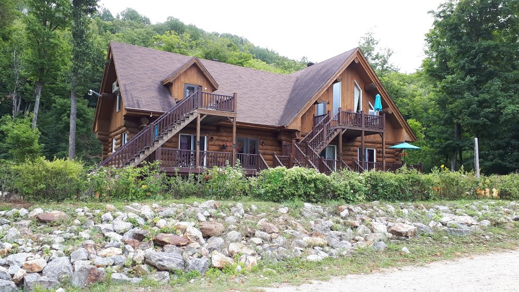 Auberge Couleurs de France | Chemin du Lac Doré Nord, 212 chemin des Jonquilles, Duhamel, QC J0V 1G0, Canada | Phone: (819) 743-5878