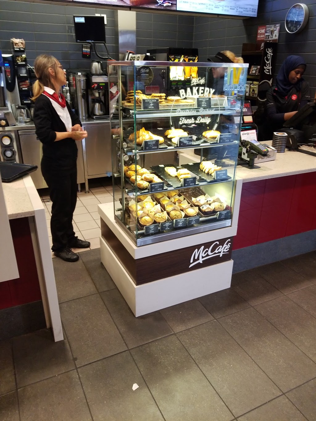 McDonalds | 2126 Robertson Rd, Nepean, ON K2H 5Z1, Canada | Phone: (613) 829-2803