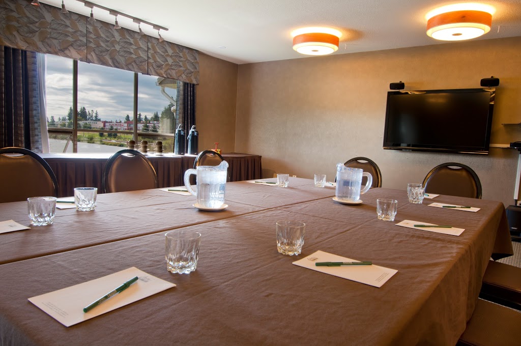 Inn on Long Lake | 4700 N Island Hwy, Nanaimo, BC V9T 1W6, Canada | Phone: (250) 758-1144