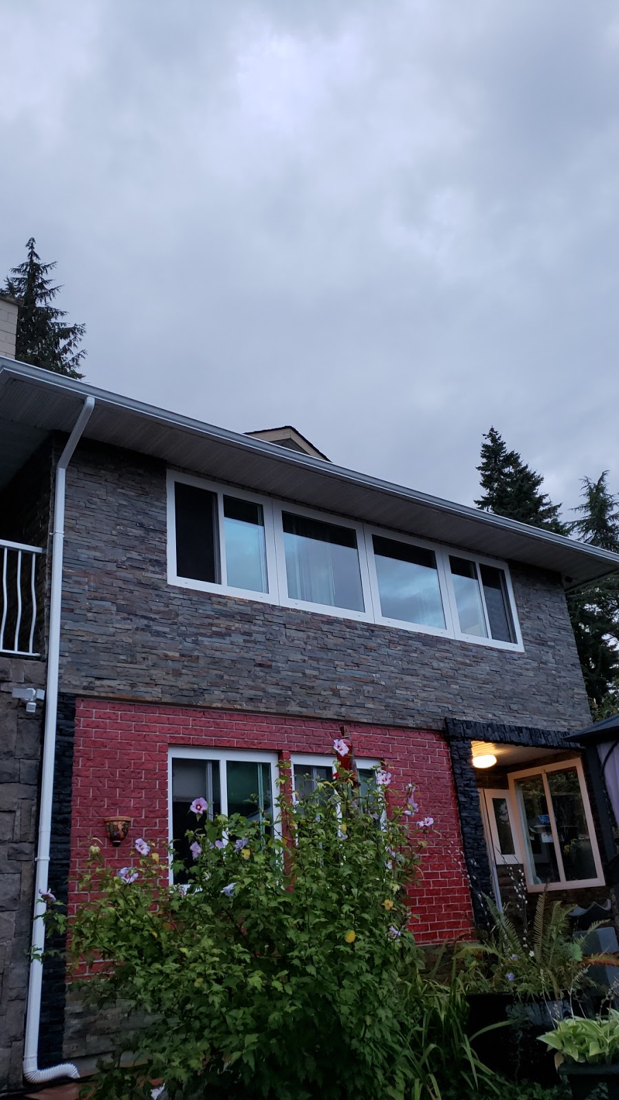 Roofing & Gutter Installation | 2533 Burian Dr, Coquitlam, BC V3K 5W8, Canada | Phone: (604) 367-9967