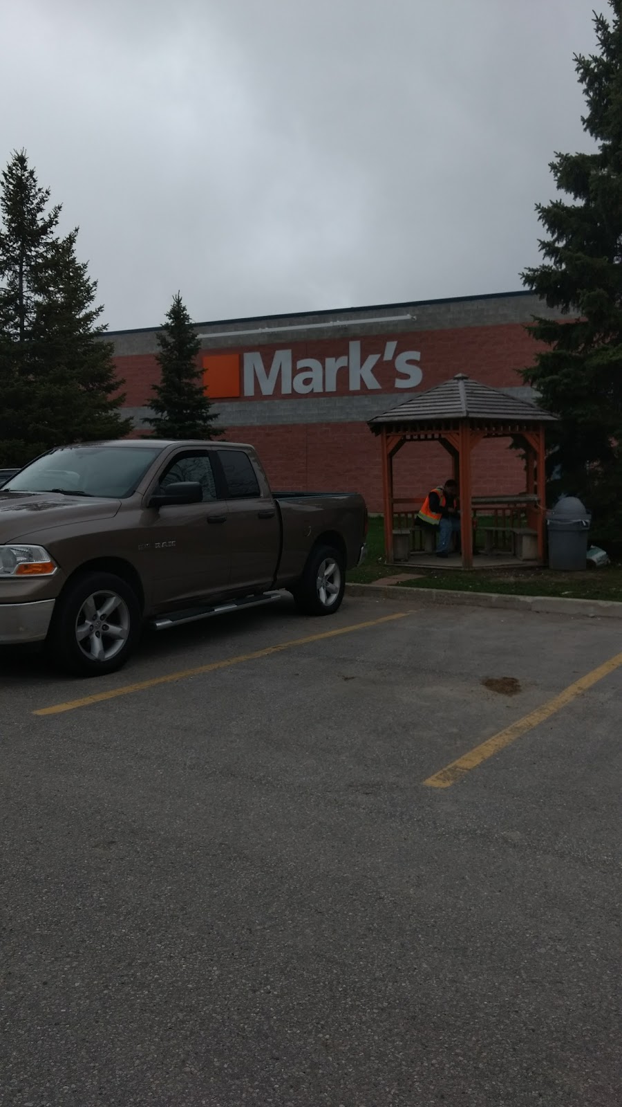 Marks | 17820 Yonge St B1, Newmarket, ON L3Y 8S1, Canada | Phone: (905) 895-7707