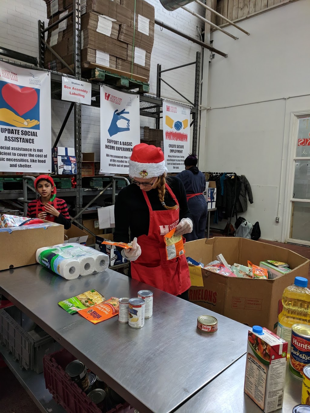 North York Harvest Food Bank | 116 Industry St, York, ON M6M 4L8, Canada | Phone: (416) 635-7771