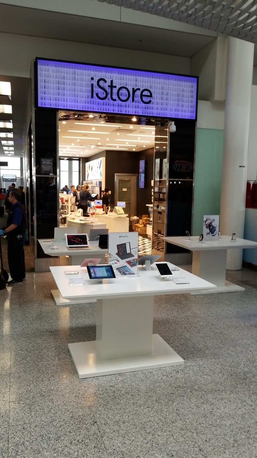 iStore | 6301 Silver Dart Dr, Mississauga, ON L5P 1B2, Canada | Phone: (905) 671-3606