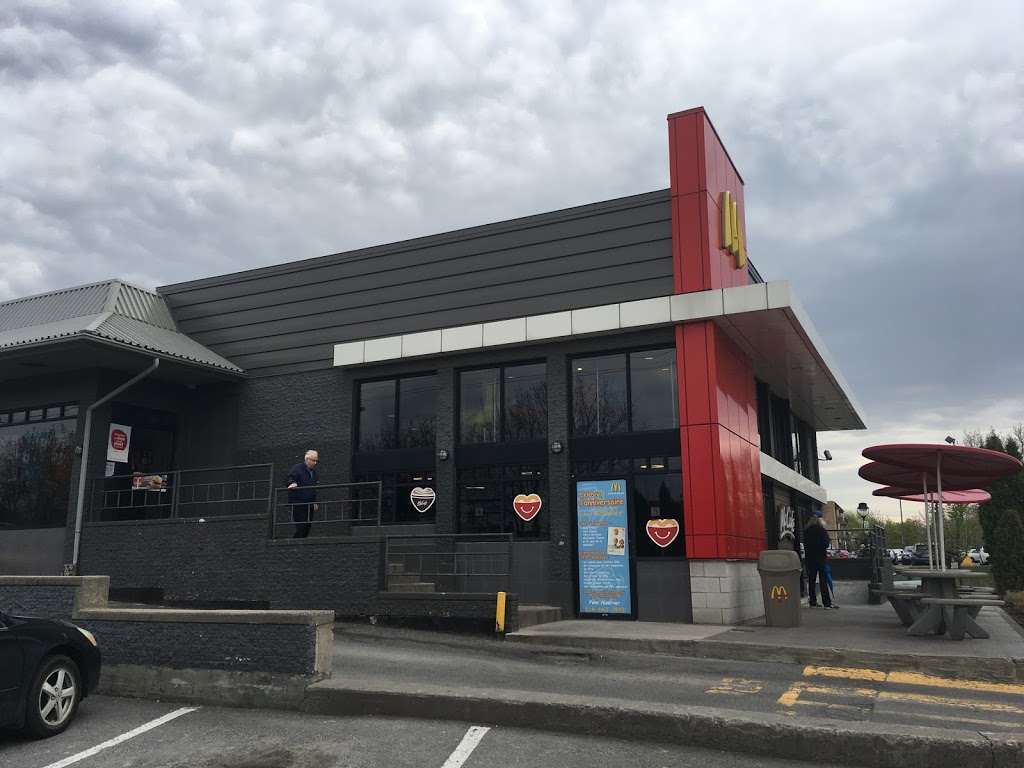 McDonalds | 7685 Boulevard Maurice-Duplessis, Montréal, QC H1E 5M9, Canada | Phone: (514) 643-2892