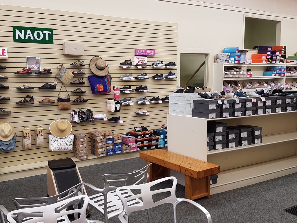 Becker Shoes Gananoque | 180 King St E, Gananoque, ON K7G 1G3, Canada | Phone: (613) 382-2633