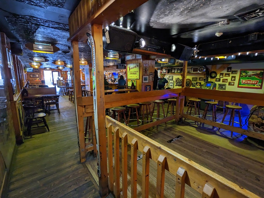 Tommys Neighbourhood Pub | 120 Banff Ave, Banff, AB T1L 1A4, Canada | Phone: (403) 762-8888