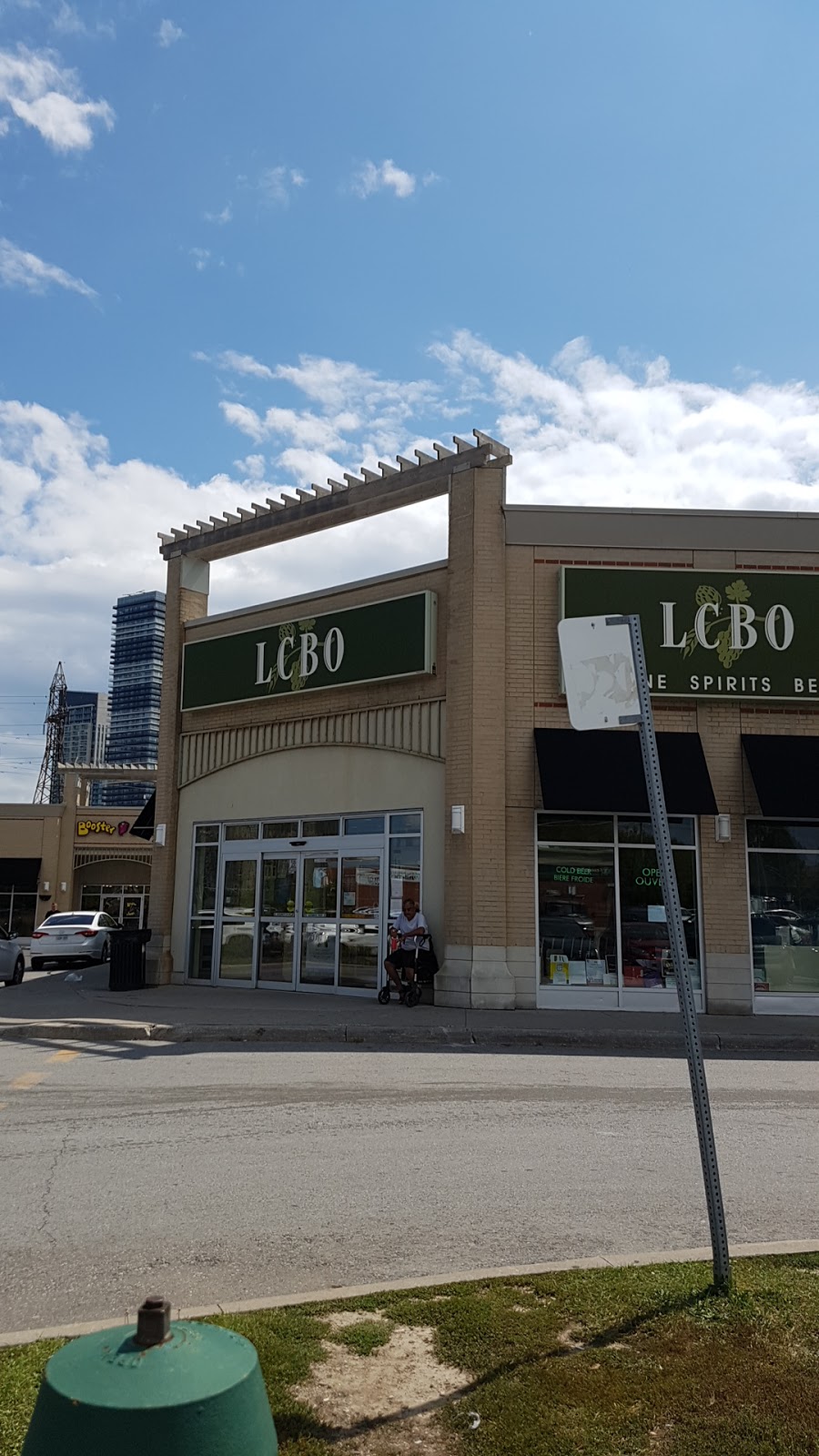 LCBO | 125 The Queensway Bldg C, Etobicoke, ON M8Y 1H6, Canada | Phone: (416) 259-6476