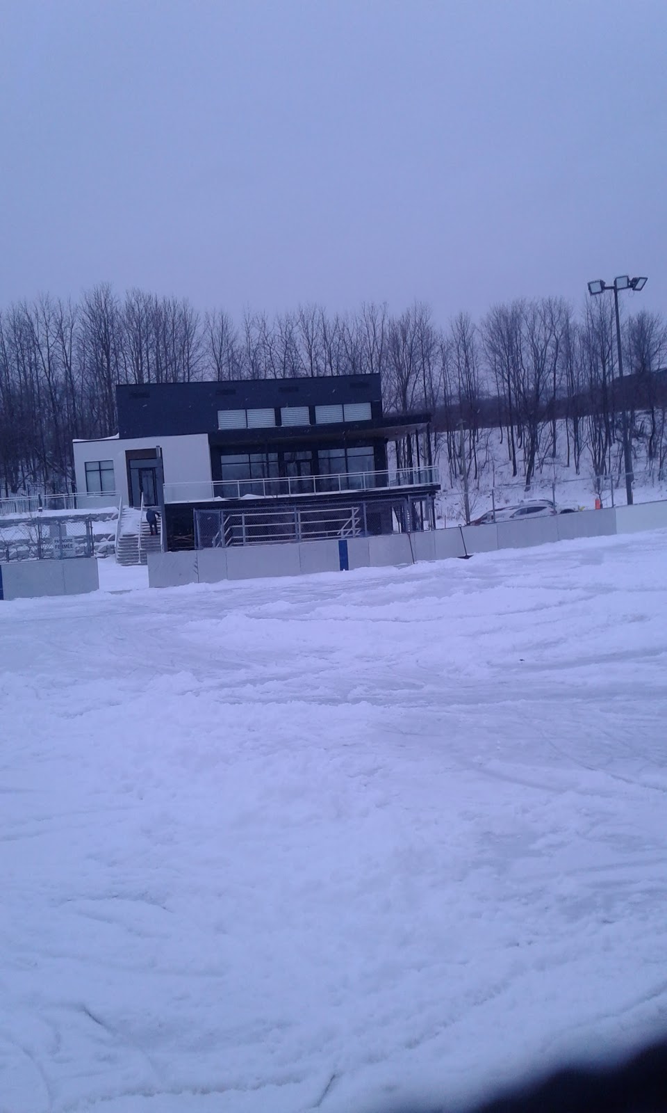 Château-Richer Patinoire Trrn | 393 Rue Pichette, Château-Richer, QC G0A 1N0, Canada | Phone: (418) 824-4365