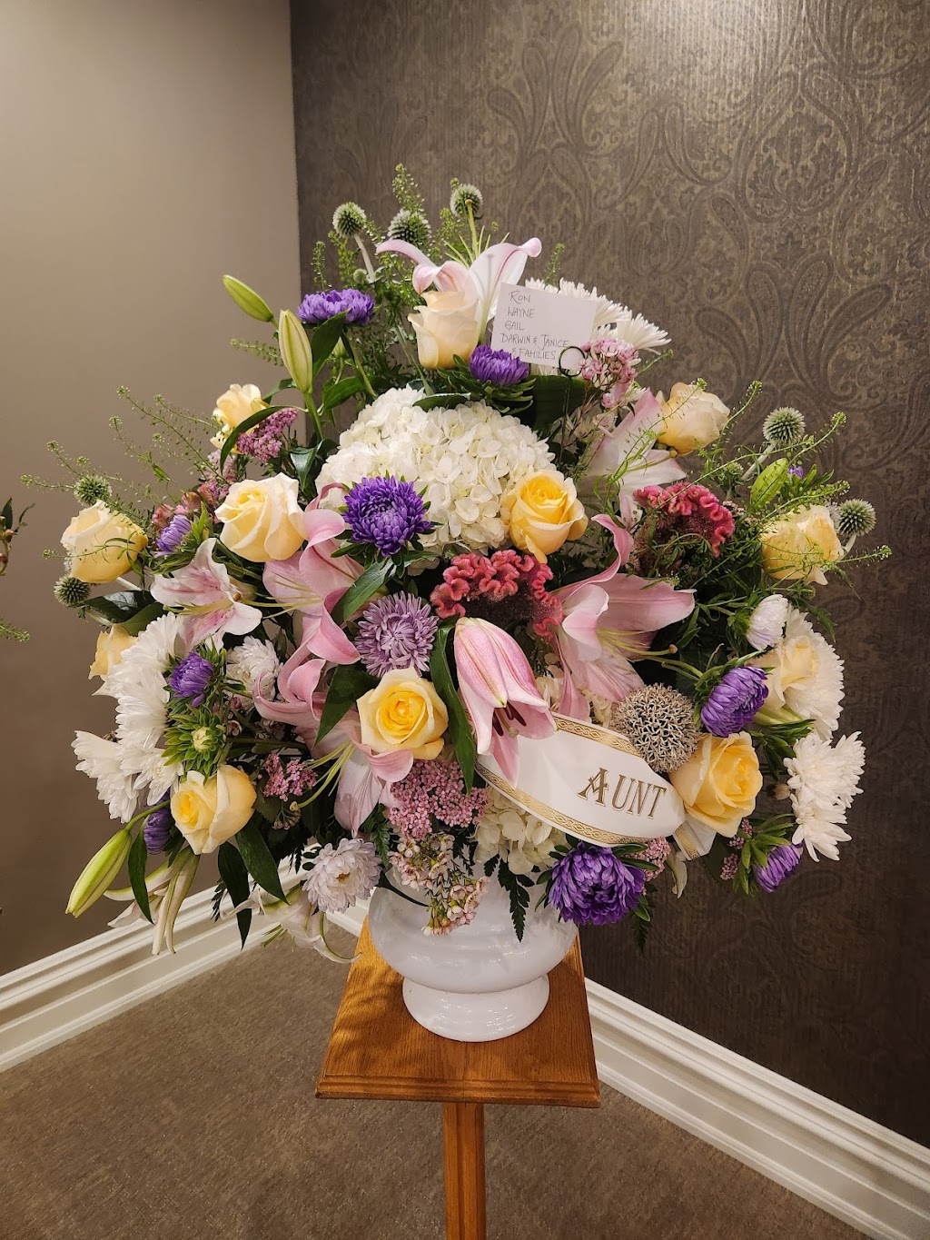 Fleurish Floral Designs | 3191 Petawawa Blvd, Petawawa, ON K8H 1X9, Canada | Phone: (613) 687-2136