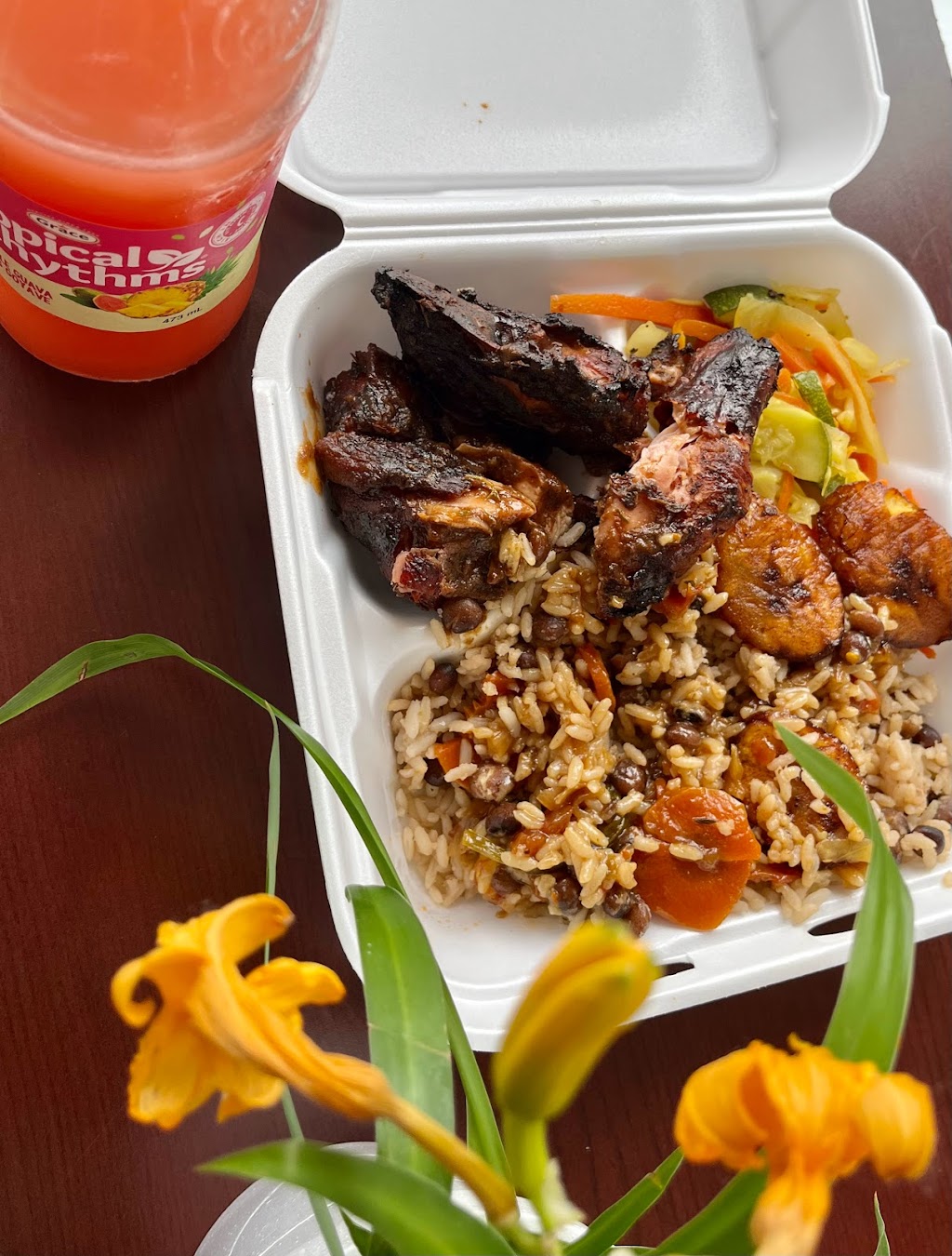 Fusion Caribbean Kitchen | 9510 Rue Clément, LaSalle, QC H8R 1S9, Canada | Phone: (514) 669-4444