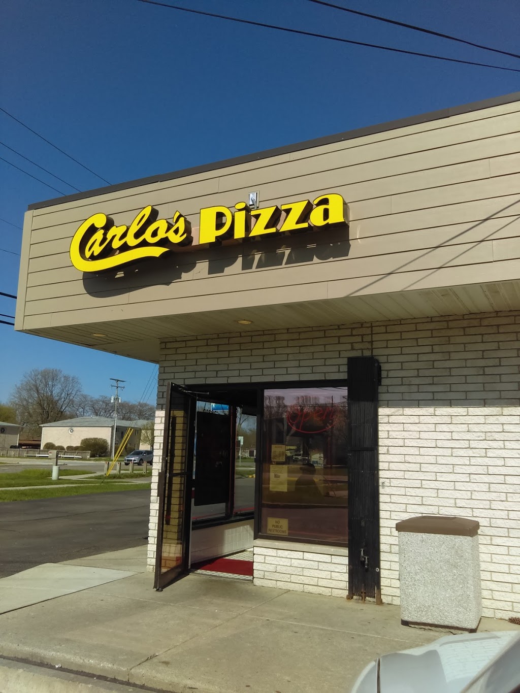 Carlos Pizza | 28370 S River Rd, Harrison Charter Township, MI 48045, USA | Phone: (586) 469-9900