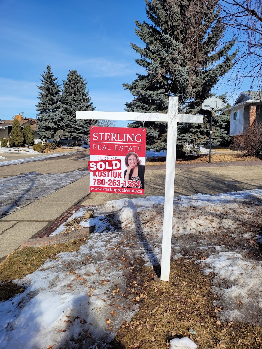 Angela Kostiuk - Realtor with Sterling Real Estate | 11155 65 St NW, Edmonton, AB T5W 4K2, Canada | Phone: (780) 263-1584