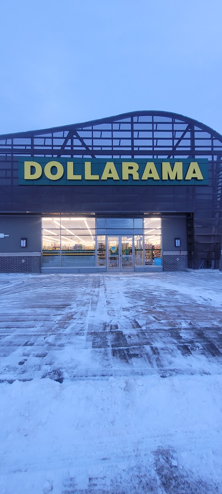 Dollarama | 11501 Buffalo Run Blvd, TsuutIna, AB T3T 0E4, Canada | Phone: (403) 461-6597