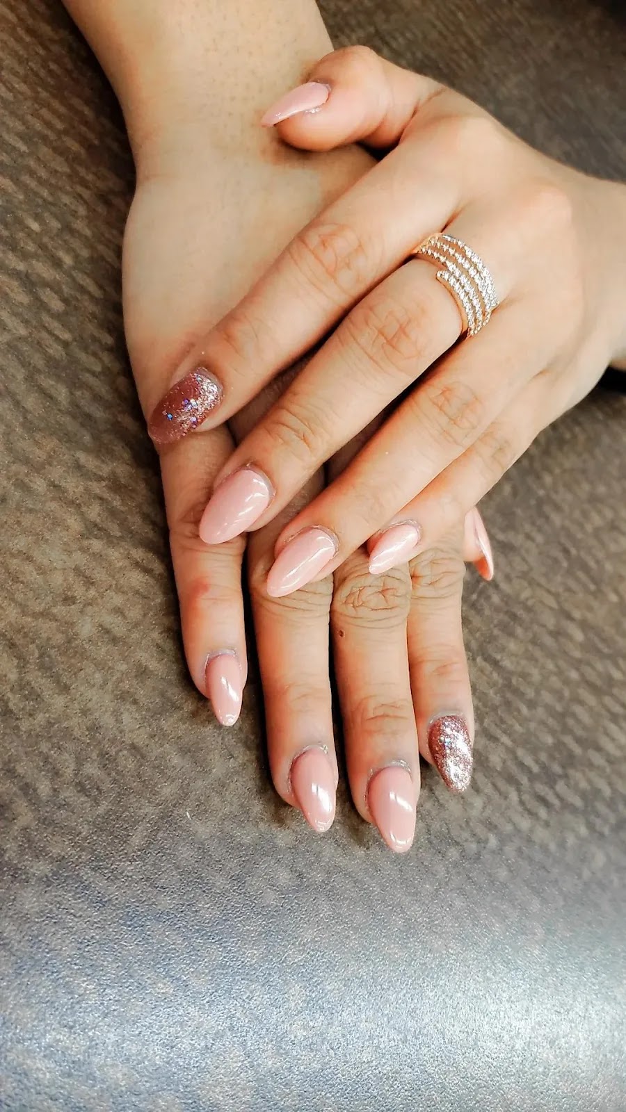 Unique Nails | 301 Oxford St W, London, ON N6H 1S6, Canada | Phone: (519) 672-8388