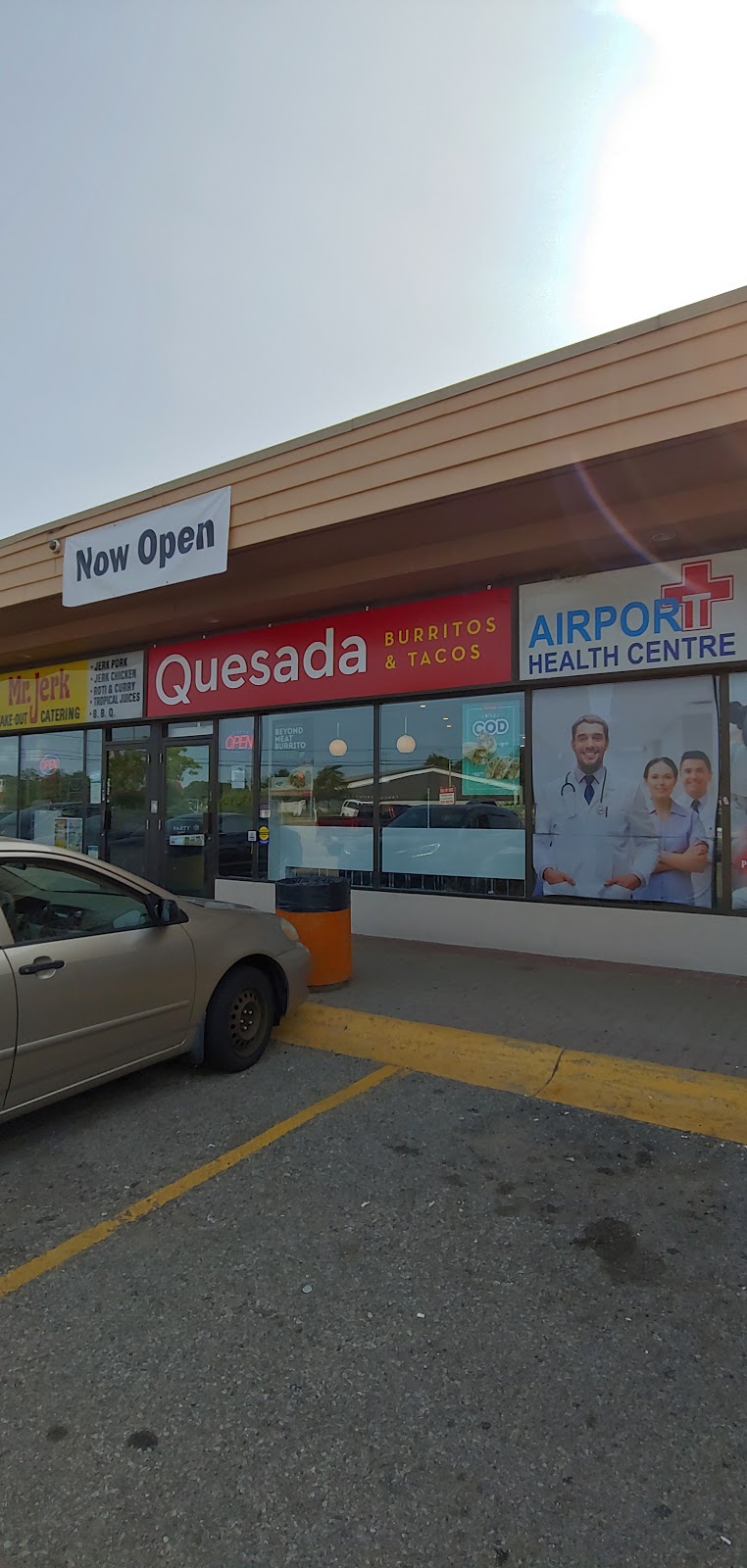 Quesada Burritos & Tacos | 3417 Derry Rd E, Mississauga, ON L4T 1A8, Canada | Phone: (905) 671-0624