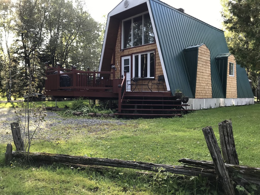 Chalet Chez Tony | 3815 3 rue, Saint-Prosper, QC G0M 1Y0, Canada | Phone: (418) 222-1054