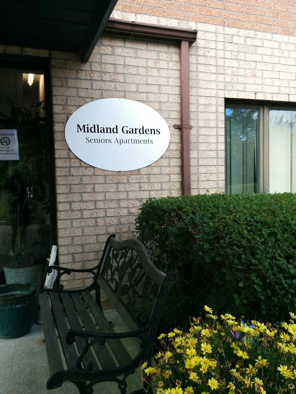 Midland Gardens Seniors Apartments | 130 Midland Ave, Scarborough, ON M1N 4E6, Canada | Phone: (647) 285-3949