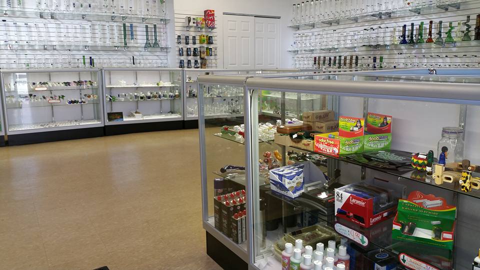 Smokers Paradise | 572 Niagara Street b3, Welland, ON L3C 6T8, Canada | Phone: (289) 820-7347