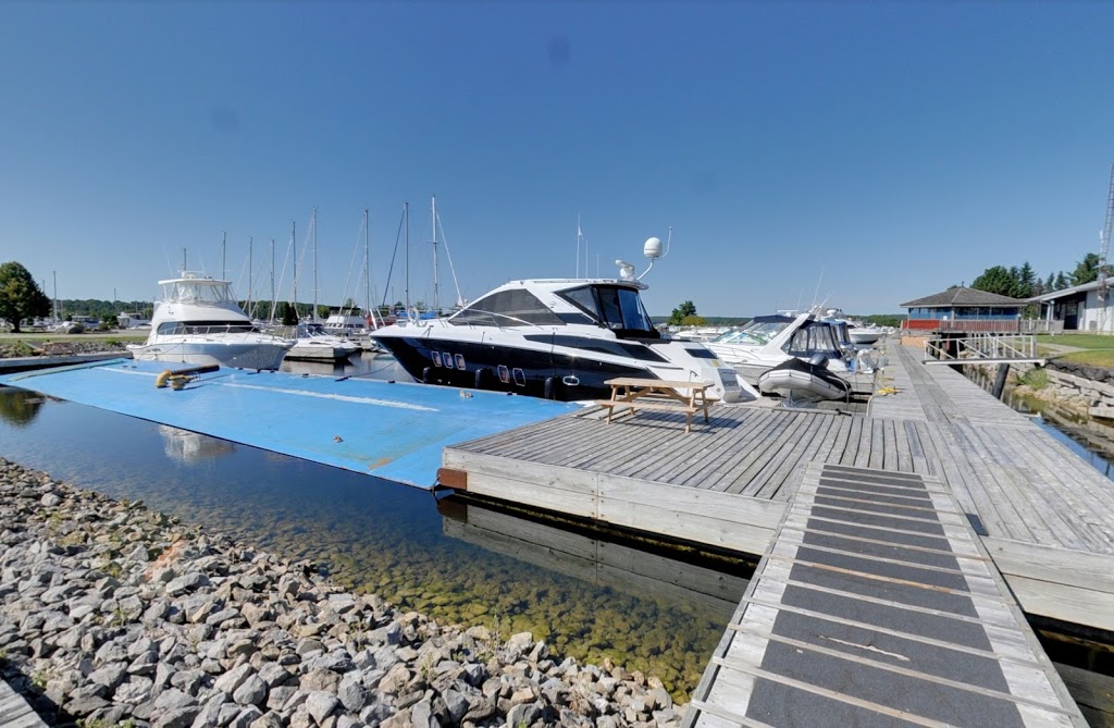 Carefree Boat Club Georgian Bay | 3282 Ogdens Beach Rd, Midland, ON L4R 4K6, Canada | Phone: (855) 680-2628