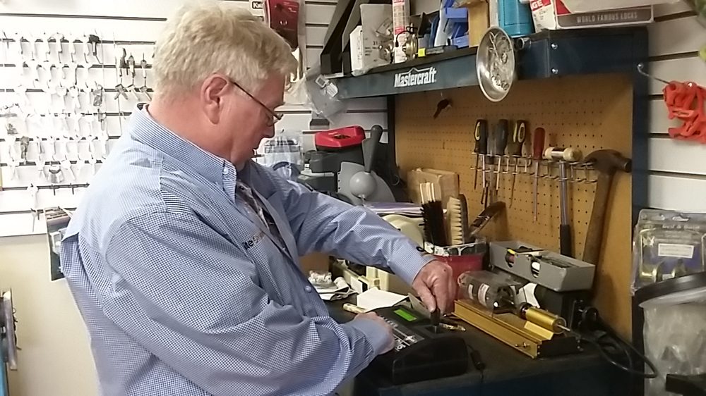 Bill Bordens Locksmithing | 8 Old Enfield Rd, Enfield, NS B2T 1C9, Canada | Phone: (902) 456-9510