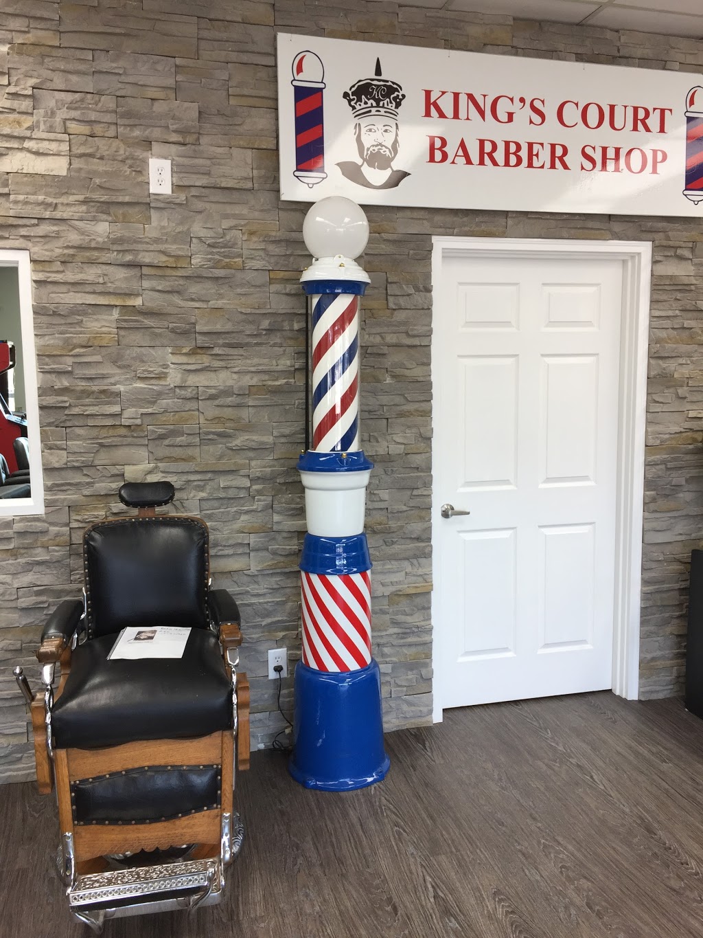 Kings Court Barber Shop | 4211-106 Street NW white mud crossing Next to the Edmonton public library, Edmonton, AB T6J 6L7, Canada | Phone: (780) 250-1600