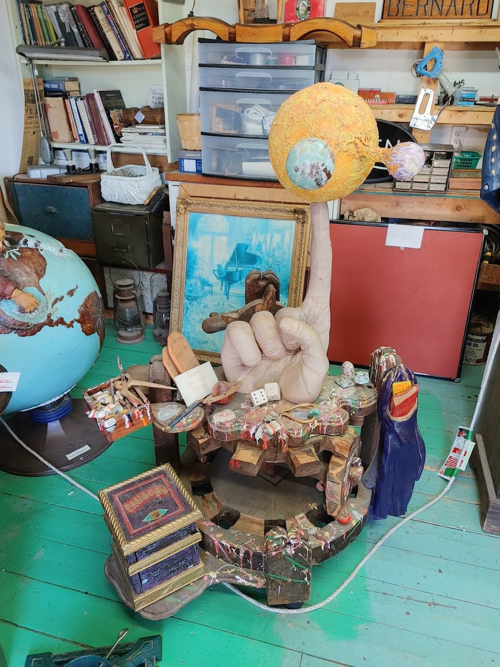 Woodchips What Knots Classy Collectibles and Antiques | 1554 Rte 475Hy, Baie de Bouctouche, NB E4S 4R2, Canada | Phone: (506) 743-5222