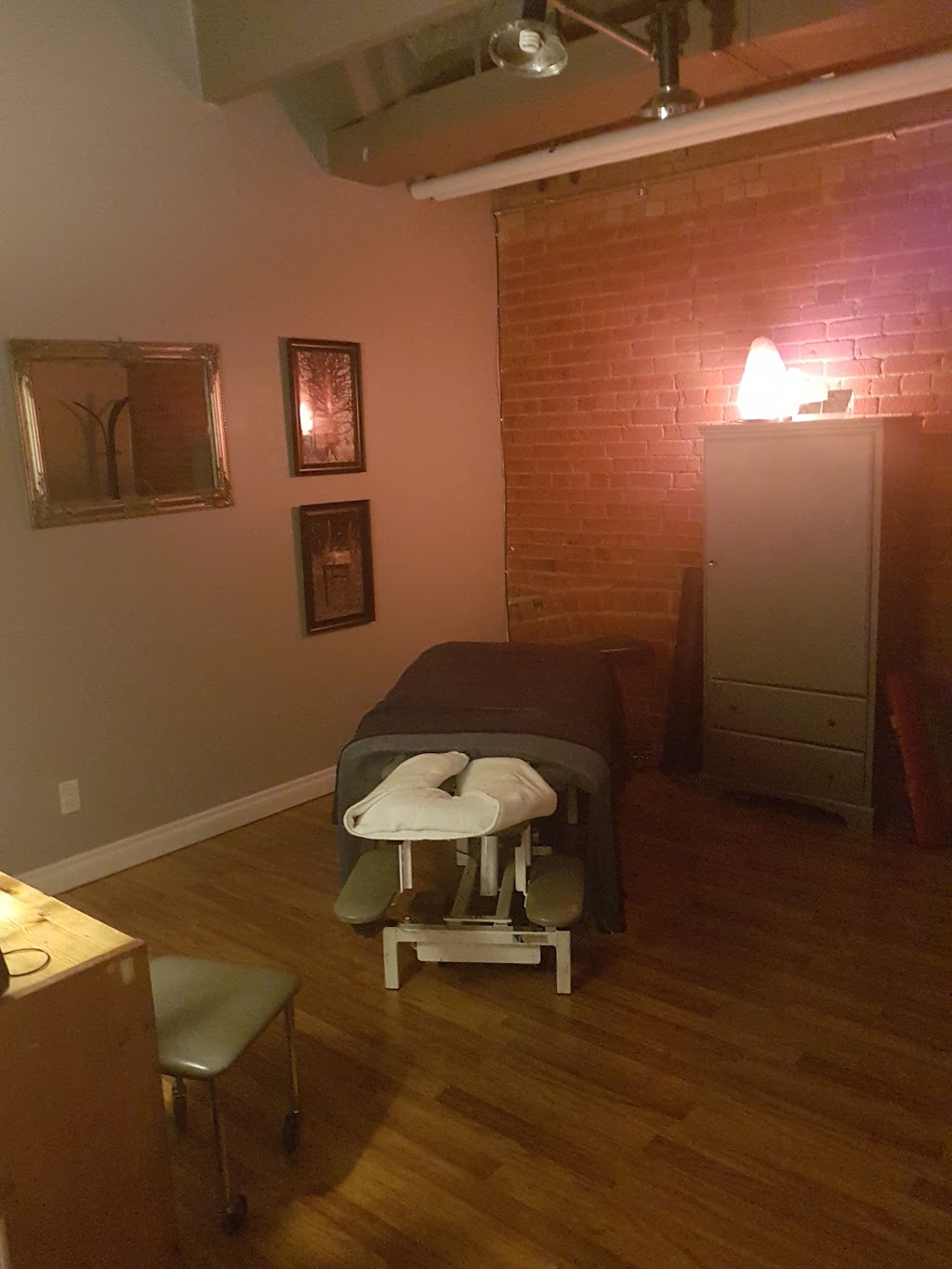 Hands On Massage Therapy Ltd. | 214 11 Ave SE #209, Calgary, AB T2G 0X8, Canada | Phone: (403) 288-4008