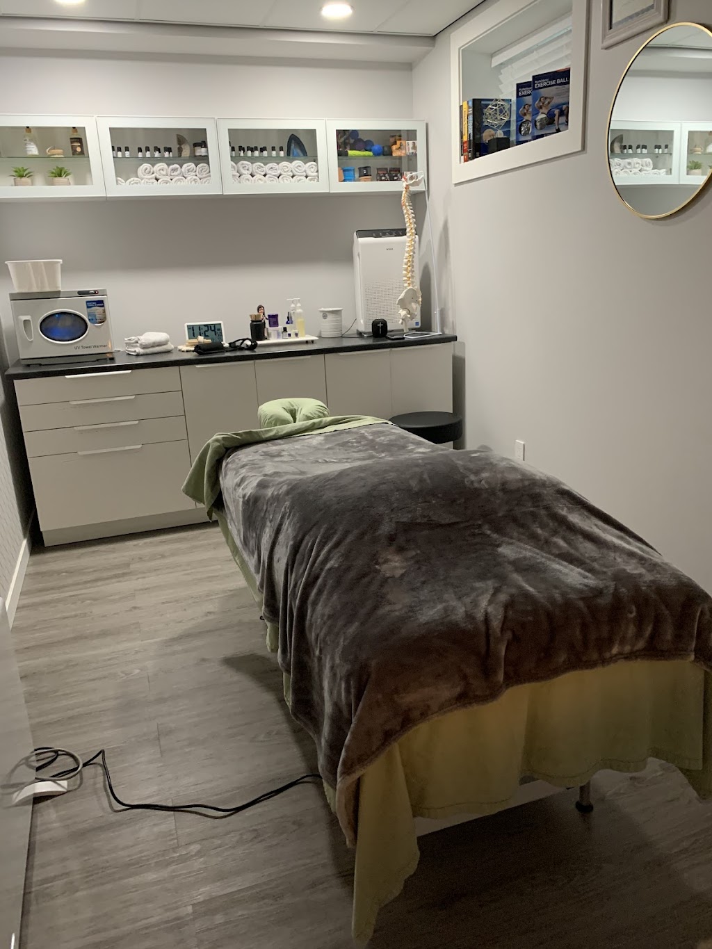 YU Massage Therapy | 19 Bakersfield Ct, Winnipeg, MB R3Y 0X4, Canada | Phone: (431) 588-1968