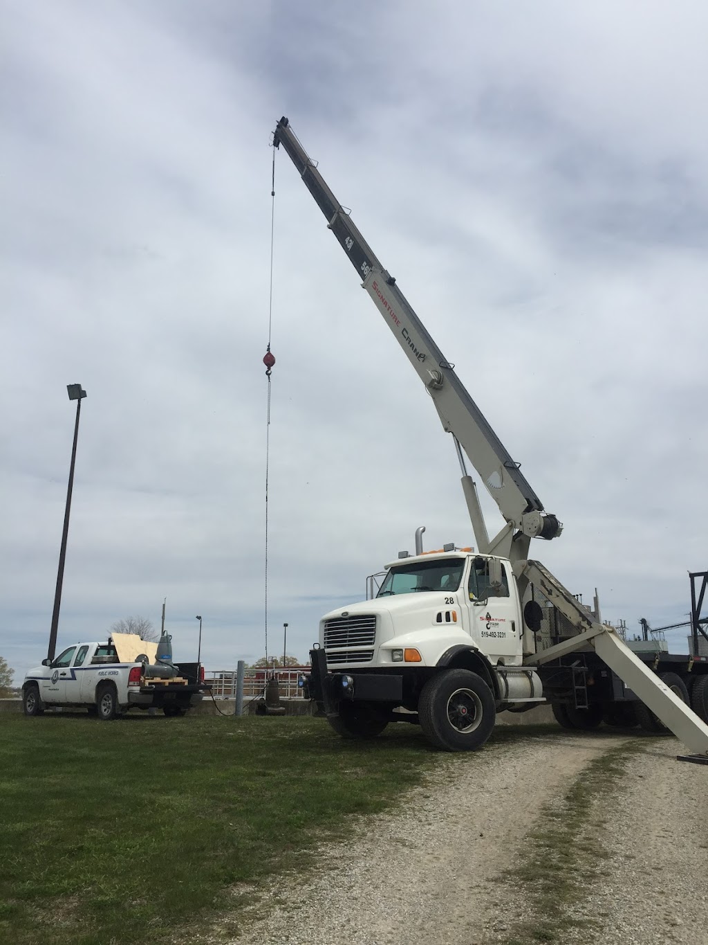 Signature Crane Rentals Inc. | 720 Rocher Rd, Listowel, ON N4W 0B2, Canada | Phone: (519) 418-3231