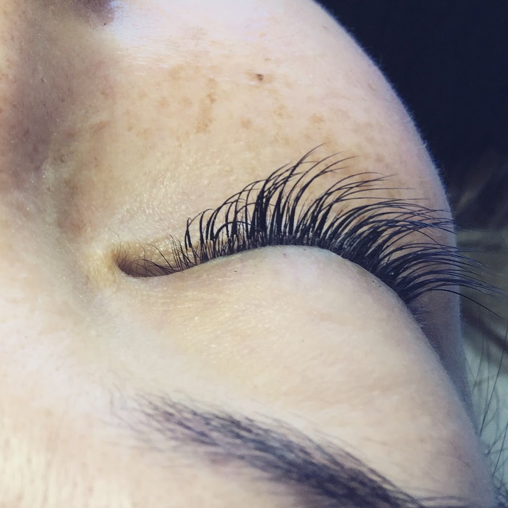 Lash Salon by Regina | Upstairs at M Salon, 1100 Lorne Park Rd, Mississauga, ON L5H 3A3, Canada | Phone: (416) 806-5215