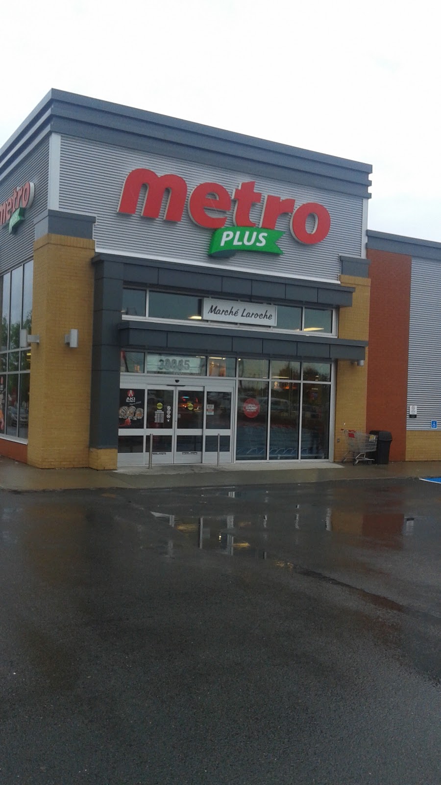 Metro Plus Laroche St-Etienne | 3045 Route Lagueux Suite 100, Saint-Étienne-de-Lauzon, QC G6J 1K6, Canada | Phone: (418) 831-7987