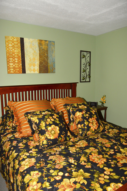 Yellow Door Bed and Breakfast | 254 Elmwood Ave, Crystal Beach, ON L0S 1B0, Canada | Phone: (289) 377-8409