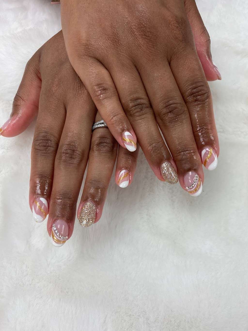 L&J Pro Nails | 860 N Park Dr, Brampton, ON L6S 4N5, Canada | Phone: (289) 752-7230