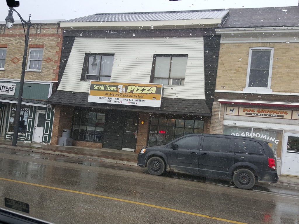 Small town pizza Palmerston | 135 Main St W, Palmerston, ON N0G 2P0, Canada | Phone: (519) 343-2500