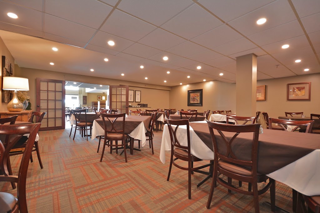 Westwinds Restaurant | 1 International Dr, Pembroke, ON K8A 6W5, Canada | Phone: (613) 735-7195